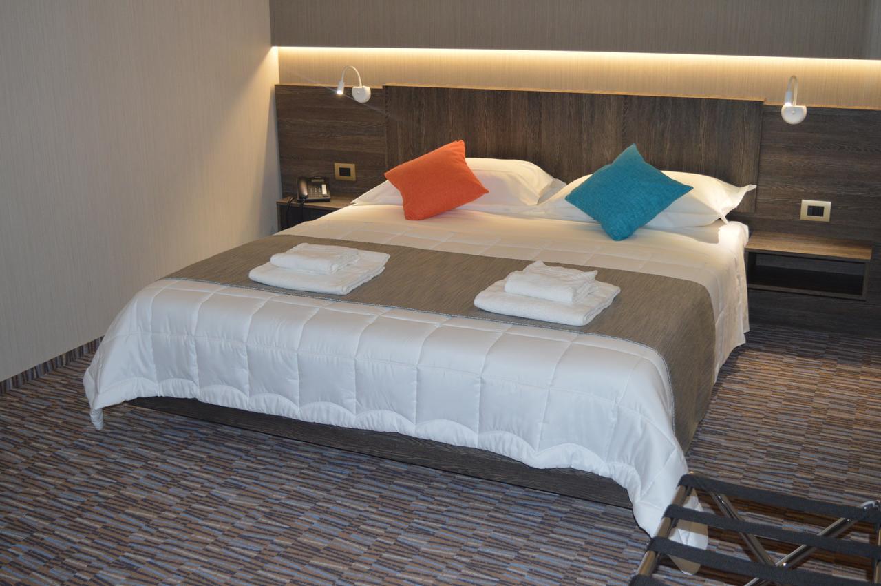 Hotel Enjoy Polesella Eksteriør bilde